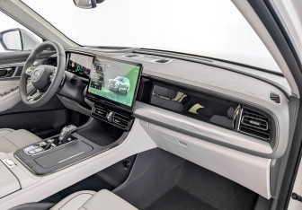 Новый GAC GS8 2025 (9 фото)