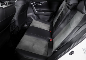 Новый Toyota RAV4 2025 (10 фото)