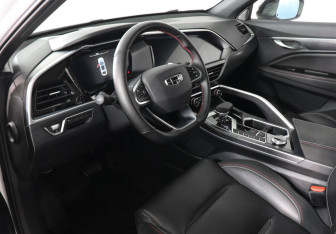 Подержанный автомобиль Geely Tugella 2023 года (9 фото)