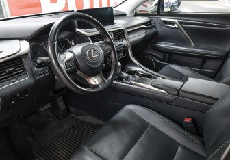 Подержанный автомобиль Lexus RX 2020 года (16 фото)