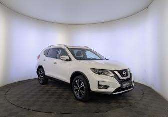 Подержанный автомобиль Nissan X-Trail 2018 года (3 фото)