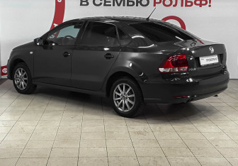 Подержанный автомобиль Volkswagen Polo Sedan 2015 года (6 фото)