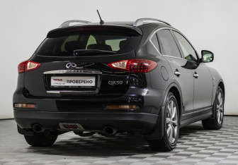 Подержанный автомобиль Infiniti QX50 2014 года (5 фото)