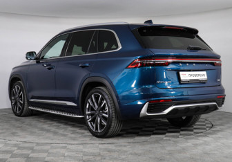 Подержанный автомобиль Geely Monjaro 2024 года (7 фото)