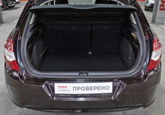 Подержанный автомобиль Citroen C4 Hatchback 2011 года (10 фото)