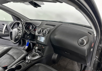 Подержанный автомобиль Nissan Qashqai 2012 года (9 фото)