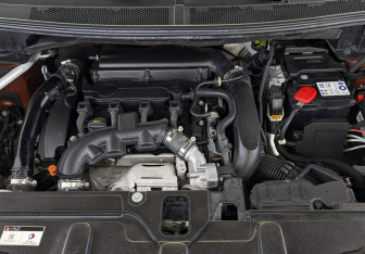 Подержанный автомобиль Peugeot 3008 2019 года (9 фото)