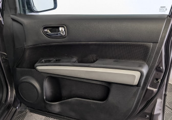 Подержанный автомобиль Nissan X-Trail 2013 года (24 фото)