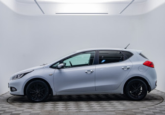 Подержанный автомобиль Kia Ceed Hatchback 2014 года (8 фото)
