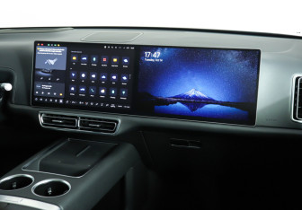 Подержанный автомобиль LiXiang L9 2024 года (18 фото)