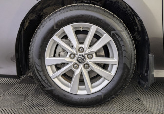 Подержанный автомобиль Toyota Camry Sedan 2019 года (12 фото)