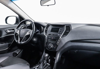 Подержанный автомобиль Hyundai Santa Fe 2017 года (5 фото)