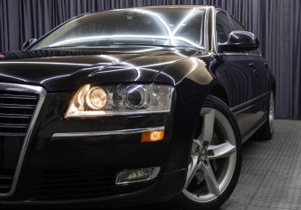 Подержанный автомобиль Audi A8 2008 года (25 фото)