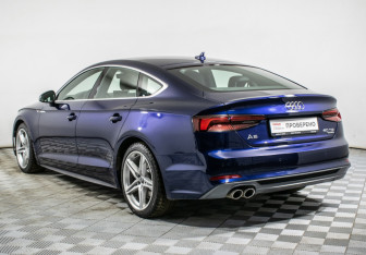 Подержанный автомобиль Audi A5 Liftback 2018 года (7 фото)