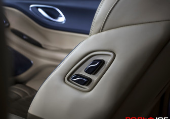 Подержанный автомобиль Voyah Dream 2023 года (26 фото)