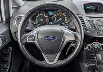 Подержанный автомобиль Ford Fiesta Hatchback 2017 года (22 фото)