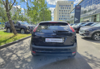 Подержанный автомобиль Ford Focus Hatchback 2006 года (7 фото)
