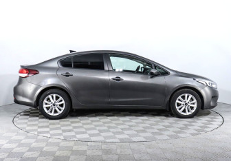 Подержанный автомобиль Kia Cerato Sedan 2019 года (4 фото)