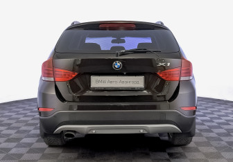 Подержанный автомобиль BMW X1 2014 года (6 фото)