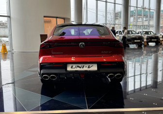 Новый Changan UNI-V 2024 (6 фото)