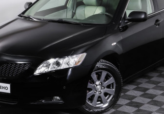 Подержанный автомобиль Toyota Camry Sedan 2008 года (21 фото)
