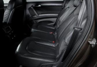 Подержанный автомобиль Audi Q7 2013 года (10 фото)