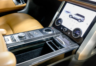 Подержанный автомобиль Land Rover Range Rover 2018 года (23 фото)