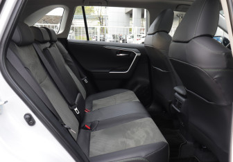 Новый Toyota RAV4 2025 (6 фото)