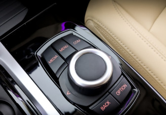 Подержанный автомобиль BMW X3 2021 года (25 фото)