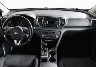 Подержанный автомобиль Kia Sportage 2017 года (10 фото)