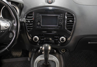 Подержанный автомобиль Nissan Juke 2012 года (15 фото)