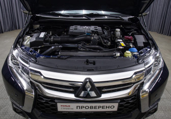 Подержанный автомобиль Mitsubishi Pajero Sport 2020 года (9 фото)