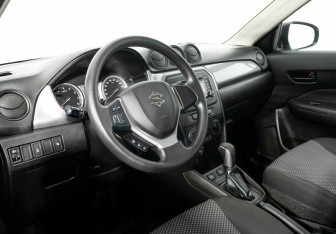Подержанный автомобиль Suzuki Vitara 2015 года (7 фото)