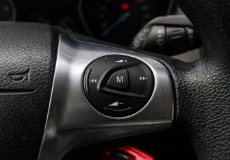 Подержанный автомобиль Ford Focus Hatchback 2013 года (18 фото)