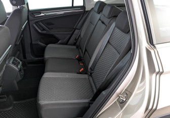 Подержанный автомобиль Volkswagen Tiguan 2018 года (18 фото)