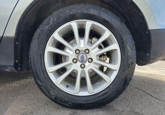 Подержанный автомобиль Volvo XC60 2009 года (20 фото)