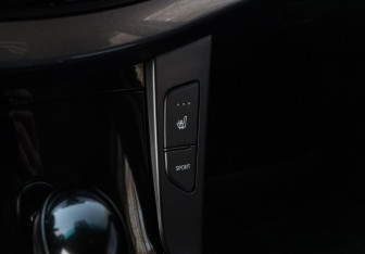 Подержанный автомобиль Hyundai i40 Sedan 2013 года (15 фото)