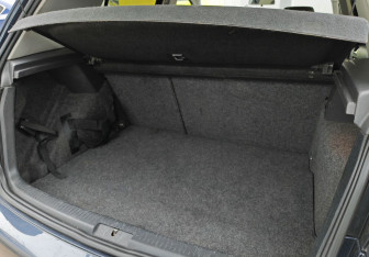 Подержанный автомобиль Volkswagen Golf Hatchback 2008 года (13 фото)