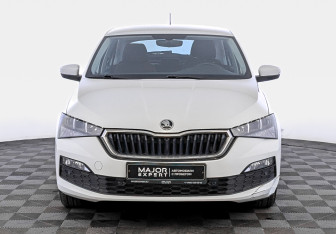 Подержанный автомобиль Skoda Rapid Liftback 2022 года (2 фото)