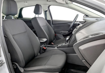 Подержанный автомобиль Ford Focus Hatchback 2018 года (23 фото)