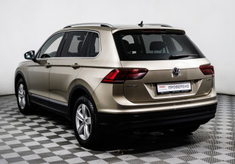 Подержанный автомобиль Volkswagen Tiguan 2018 года (7 фото)