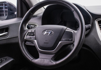 Подержанный автомобиль Hyundai Solaris Sedan 2021 года (15 фото)