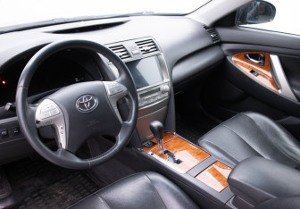 Подержанный автомобиль Toyota Camry Sedan 2011 года (9 фото)