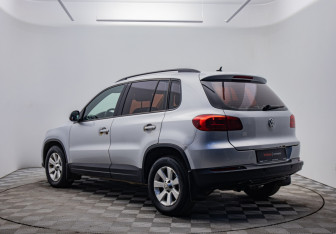 Подержанный автомобиль Volkswagen Tiguan 2012 года (7 фото)