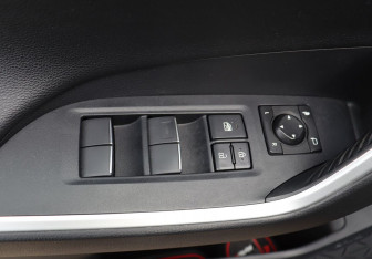 Подержанный автомобиль Toyota RAV4 2020 года (11 фото)