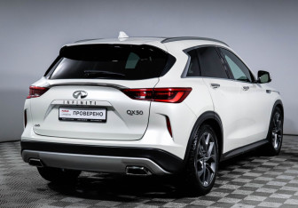 Подержанный автомобиль Infiniti QX50 2018 года (5 фото)