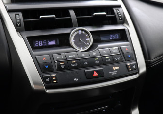 Подержанный автомобиль Lexus NX 2016 года (14 фото)