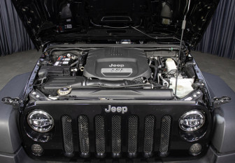 Подержанный автомобиль Jeep Wrangler 2012 года (9 фото)