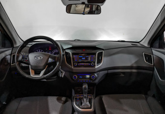 Подержанный автомобиль Hyundai Creta 2019 года (14 фото)