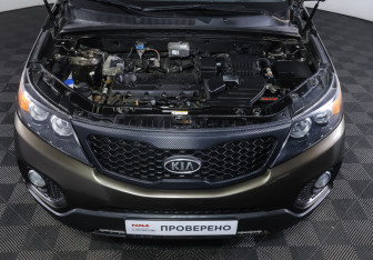 Подержанный автомобиль Kia Sorento 2010 года (9 фото)